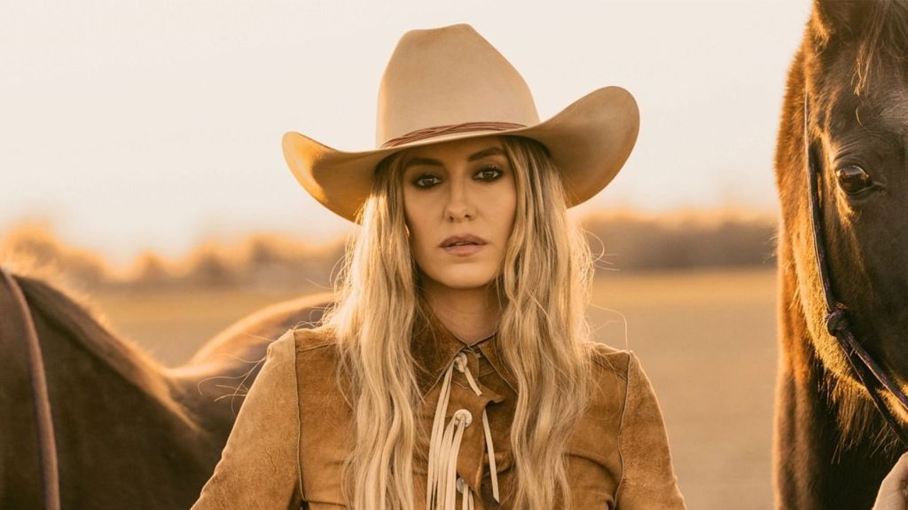 Country Fit Check: Lainey&nbsp;Wilson